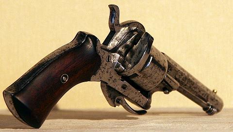 Restauration  d' arme, Revolver à broche